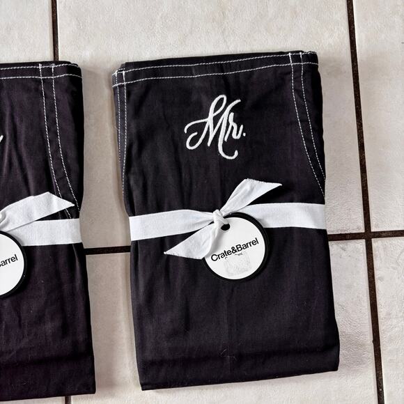 Crate & Barrel Mr. & Mrs. Black Aprons His & Hers Wedding Gift NWT - Picture 6 of 6